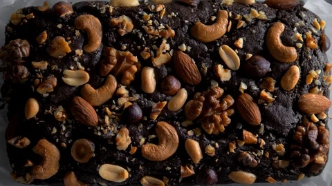 Brownie with nuts 動画素材 96713752