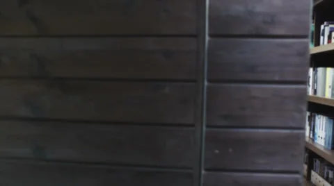 Browsing in the library 動画素材 32964448