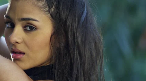 Brunette Model at the park Vídeos de archivo 38716405