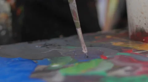 Brush on color table and paint Видео 51723683