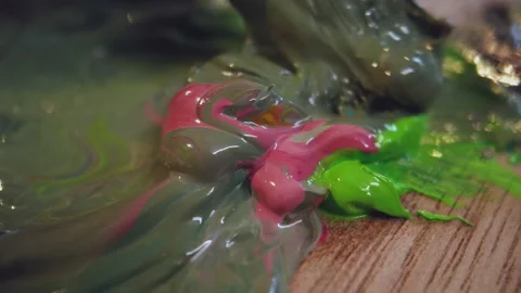 A brush in colored grays attacks the pure, Noise reduction,macro,extreme closeup Vidéo 236288263