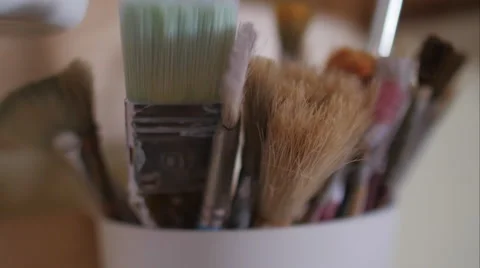 Brushes in a jar Video stock 61950547
