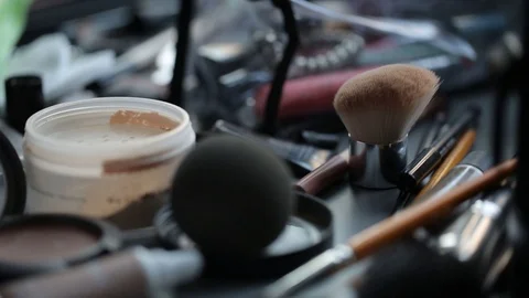 Brushes for Makeup artists Macro 100mm slider camera smooth motion Vídeo Stock 114455509