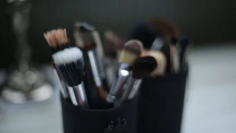 Brushes for Makeup Macro 100mm slider camera motion Stockbeeldmateriaal 93759466