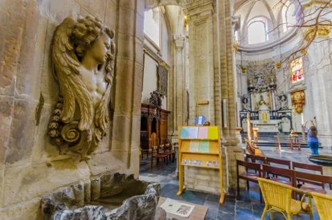 BRUSSELS, BELGIUM - 11 AUGUST, 2015: Inside famous Our Lady of Assistance Church 스톡 사진