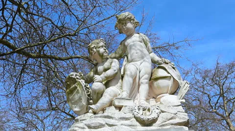 BRUSSELS, BELGIUM: Statue in the Parc de Bruxelles, Belgium Vidéo 26073460