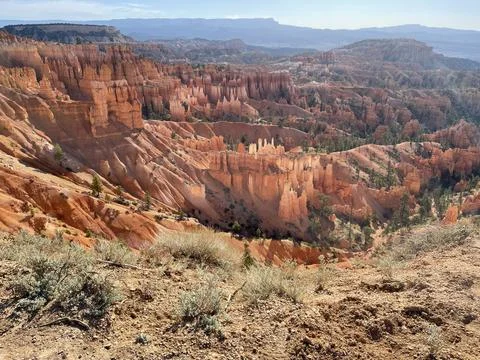 Bryce Canyon - Dramatic rock formations create an iconic Southwest landscape. Stockfoto's