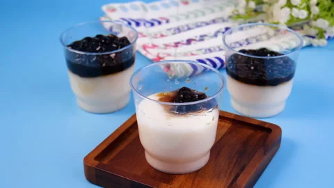 Bubble porridge in cup. Breakfast. 스톡 동영상 130487816