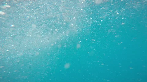 Bubbles and rough ocean wave motion underwater Vídeo Stock 55379840