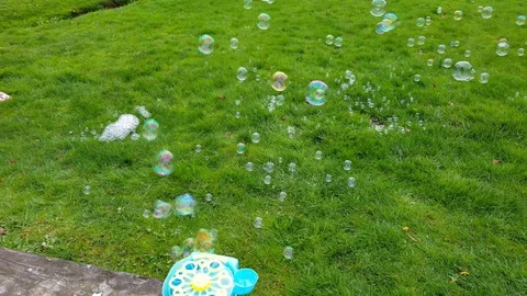 Bubbles from a bubble machine 動画素材 108624414