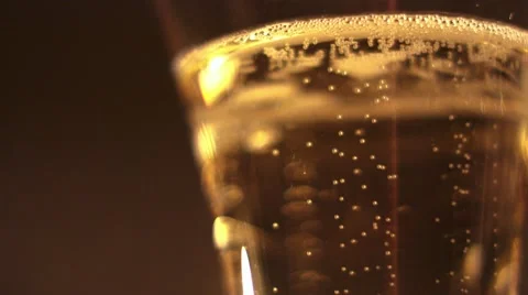 Bubbles in a glass of champagne. Closeup. Stock-Footage 42820382