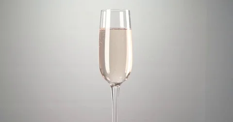 Bubbles inside a glass of champagne. 4K 库存影片 78484019