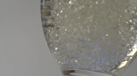 Bubbles Inside A Glass Of Champagne Vídeo Stock 34273007