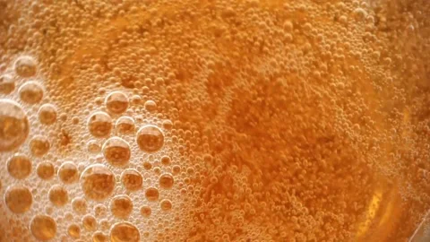 Bubbles on the surface of the beer Video stock 156882893