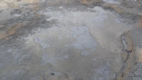 Bubbling Mud Pool in Hverir Geothermal Area Iceland 4K Slow Motion Nature Stockbeeldmateriaal 339814300