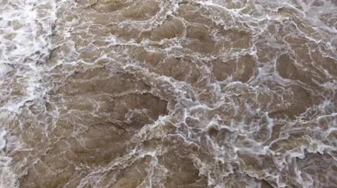 Bubbling water in the river Vidéo 46272332