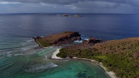Bubbly pools at turtle beach, culebrita, culebra, Puerto Rico Stock Footage 71734685