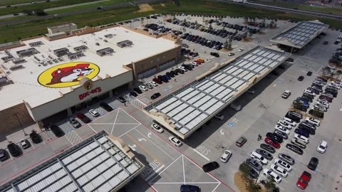 Buc-ees POND 5-17 Stock Footage 314753945