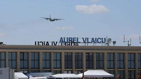 Bucharest hosts Romania's largest international air show, Bucarest, RO - 28 Aug  Stockbeeldmateriaal 343899337