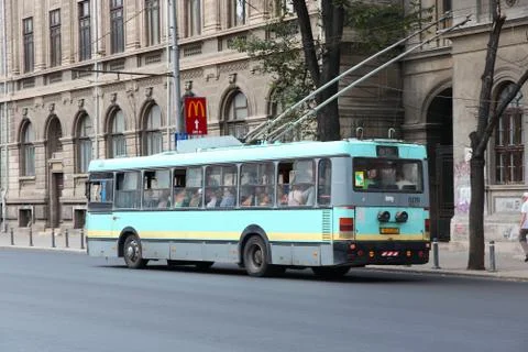 BUCHAREST, ROMANIA - AUGUST 19, 2012: People ride public transportation elect Fotos de archivo