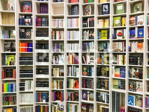 BUCHAREST, ROMANIA - SEPTEMBER 20, 2016: Latest English Famous Novels For Sal Stock Photos
