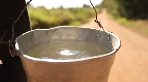 Bucket of water Video stock 47911980