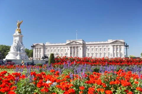 Buckingham Palace With Flowers Blooming In The Queen's Garden, London, England Stock Photos