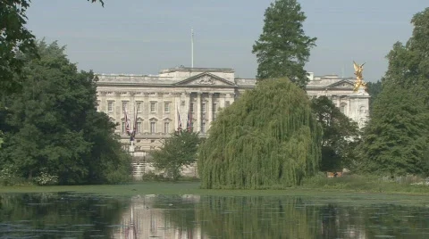 Buckingham Palace  Stock Footage 732580