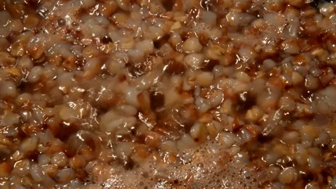Buckwheat is being prepared Vidéo 310710104