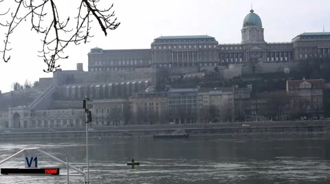 Buda Castle &amp; Chain Bridge panorama over the Danube River from Pest, Budapest Stock Footage 47704632