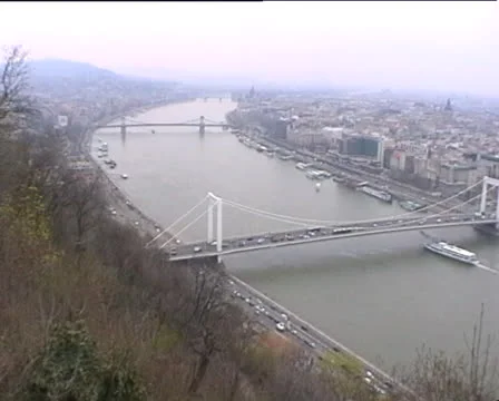Budapest bridge over Danube river zoom in 動画素材 22526100