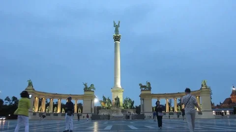 Budapest, Heroes square at blue hour Stock Footage 79102440
