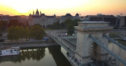 Budapest, Hungary - 4K drone flying up at Szechenyi Chain Bridge Video stock 93754008