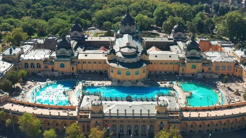 Budapest, Hungary - 4K drone flying over the famous Szechenyi Thermal Bath Video stock 115497783