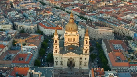 Budapest, Hungary - 4K drone flying around the beautiful St. Stephen's Basilica Stock Footage 115498334