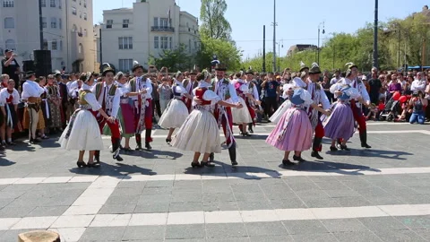 BUDAPEST, HUNGARY,-APRIL 22. 2018: Traditional annual spring celebration parade Stock-Footage 88982829
