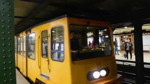 Budapest Metro Stockbeeldmateriaal 89086197