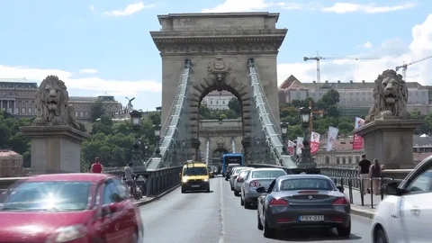 Budapest, traffic in Chain bridge Stock Footage 79025943