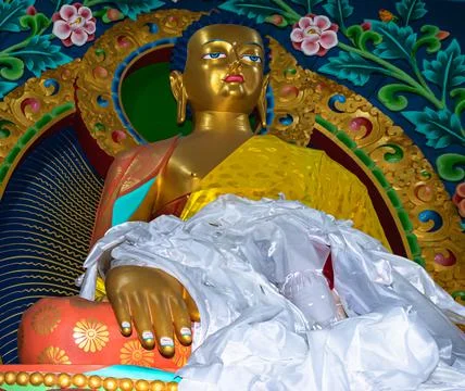 Buddha golden statue close up shot at monastery from different perspective 스톡 사진