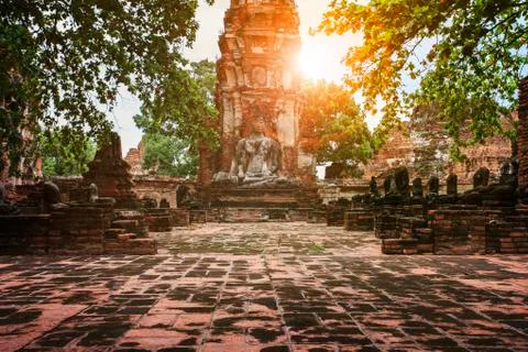 Buddha statue in ayuthaya unesco world heritage site thailand 写真素材