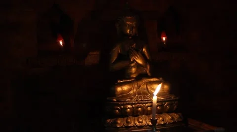 Buddha statue in the dark Video stock 57677741
