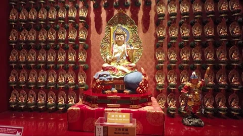 Buddha Statue, Inside Hundred Dragon Hall, Buddha Tooth Relic Temple, Singapore 库存影片 328838970