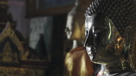 Buddha statue in Luang Prabang temple, Laos Stockbeeldmateriaal 134280871