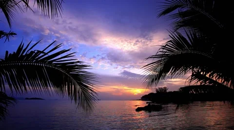 Buddha statue over scenic sunset sky background and sea on Koh Samui, Thailand. Stock Footage 43339211