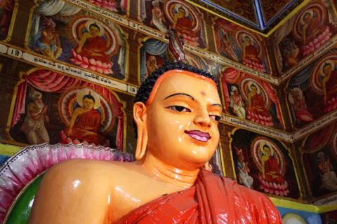 Buddha statue Фото