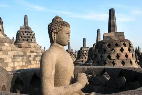 Buddha statue temple complex Borobudur Stupas Borobudur Yogyakarta Java Fotos de archivo