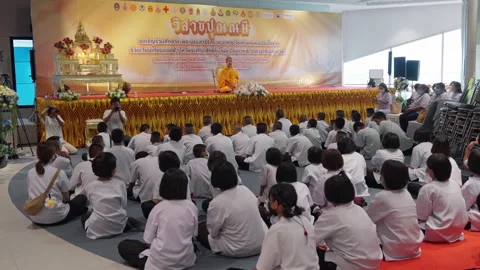 Buddhist Monk Sit &amp; Talk To Young Thai Students On Stage, Man &amp; Girl Take Photo Stock Footage 249975470