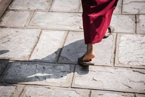 Buddhist Monk walking Stock-Fotos