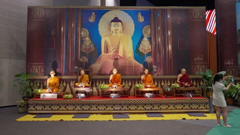 Buddhist Monk Wax Figure Statues, King Bhumibol Adulyadej, Woman Take Photos Stockbeeldmateriaal 248646522