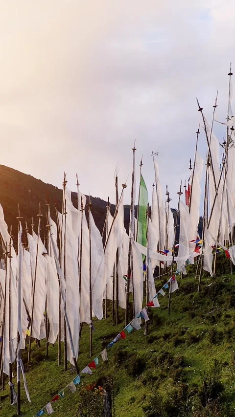 Buddhist Prayer Flags Blowing In The Wind. Video stock 285058802